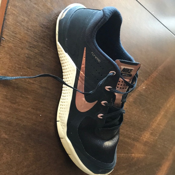 rose gold nike metcons